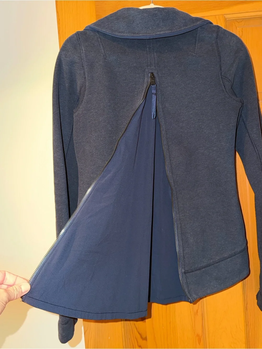 Lululemon Navy Full Zip Jacket Size 6 Back Zip Vent Ruffle Detail